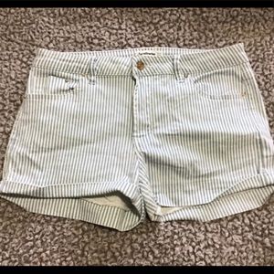 Stradivarius White and Blue Stripped Shorts